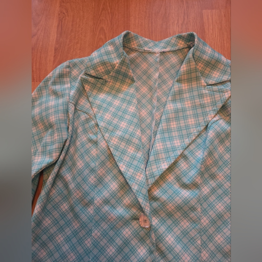Plaid Blazer in Green and White Size Medium Polyester Double Knit Notched Collar